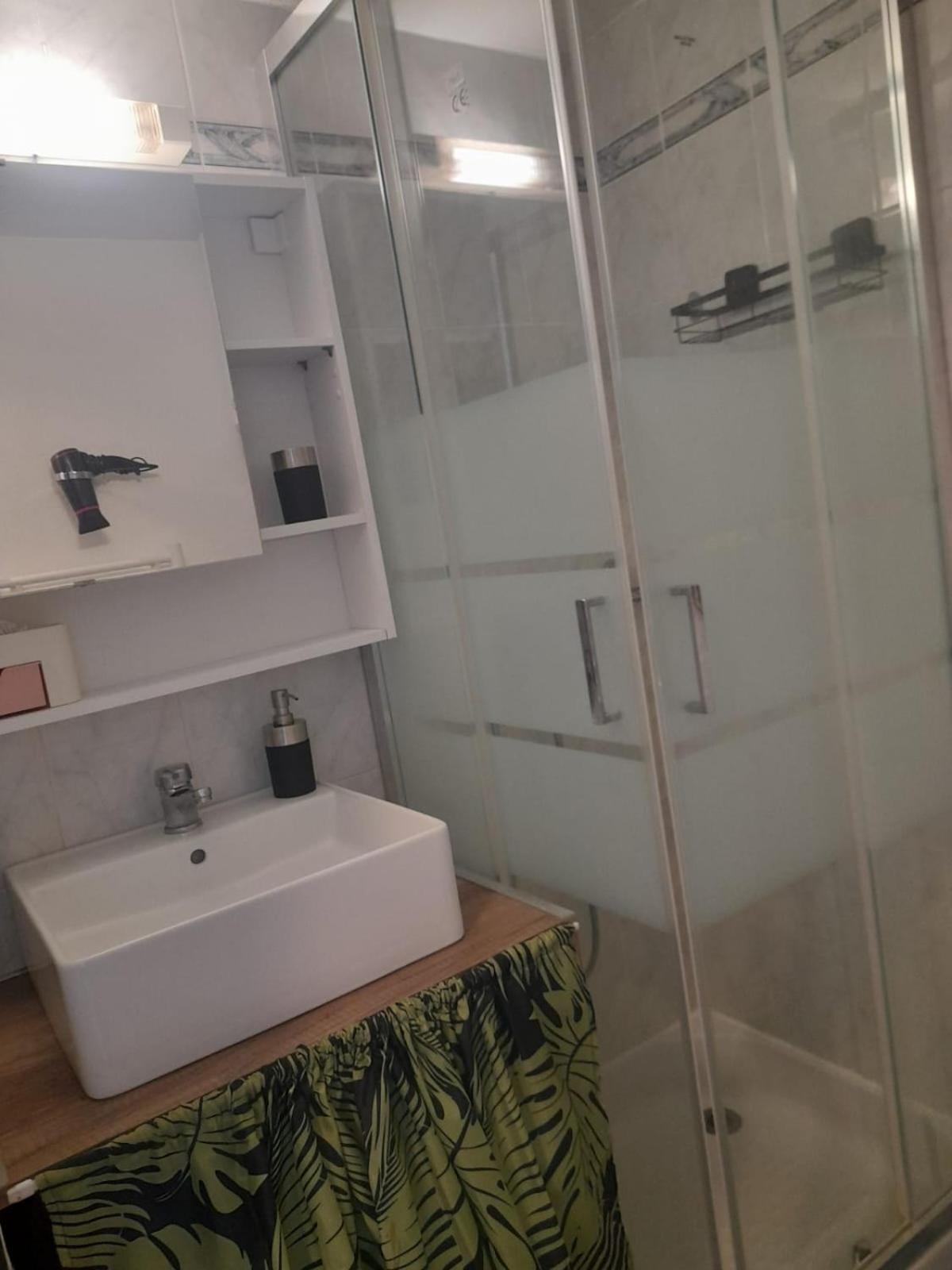 Studio Climatise, Lumineux A 5 Min De La Promenade Des Anglais Apartment Nice Luaran gambar